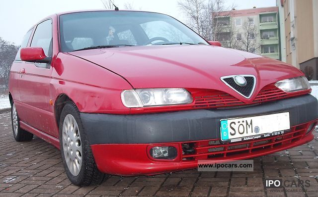 1997 Alfa Romeo  Alfa 145 1.8 Twin Spark Limousine Used vehicle photo