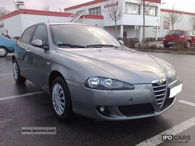 2006 Alfa Romeo  Alfa 147 JTDm Limousine Used vehicle photo