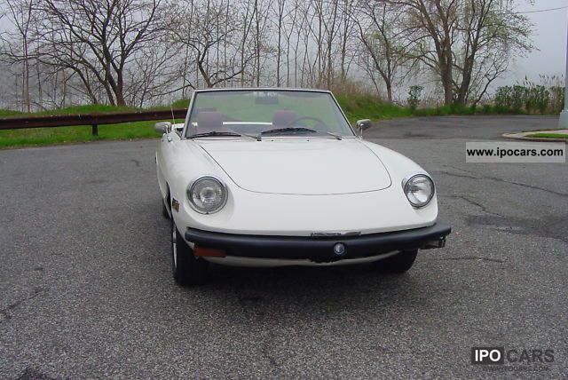 1976 Alfa Romeo  Spider with 2 tops Cabrio / roadster Used vehicle
			(business photo
