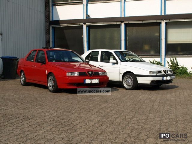 1992 Alfa Romeo  Alfa 155 1.8 Twin Spark and 155 V6 Limousine Used vehicle photo