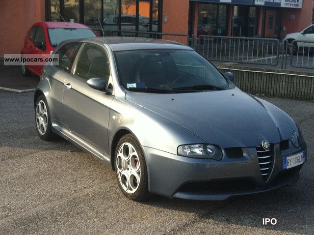 2002 Alfa Romeo  147 3.2 G.T.A. V6 Limousine Used vehicle photo