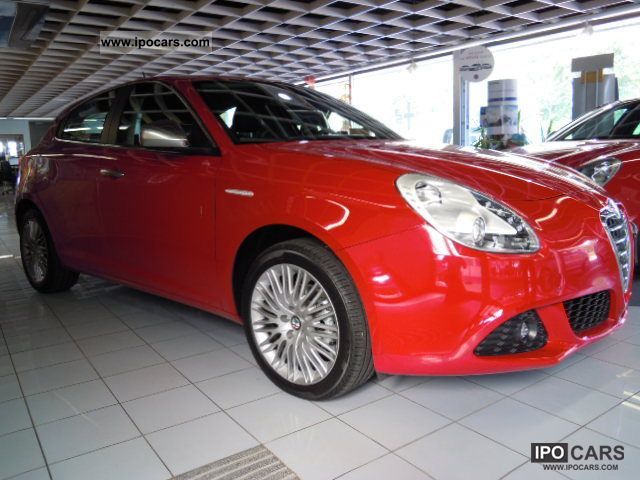 2011 Alfa Romeo  GIULIETTA SUPER PDC SH BL Limousine Employee's Car photo