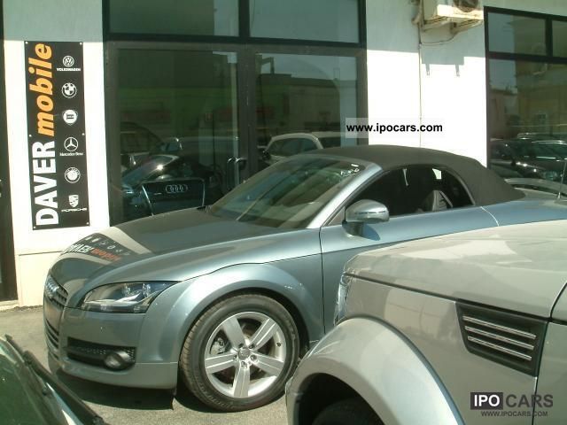 2010 Audi  TT Roadster 2.0 TDI quattro Cabrio / roadster Used vehicle photo