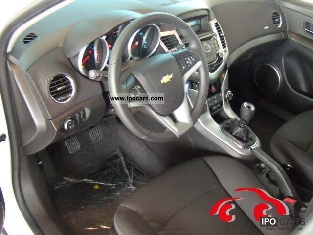 2011 Chevrolet Cruze 1 6 Lt Hatchback 5d Car Photo And Specs