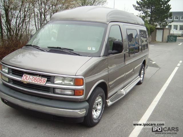 2002 Chevrolet  Chevy Van 2002 Explorer SE Estate Car Used vehicle photo