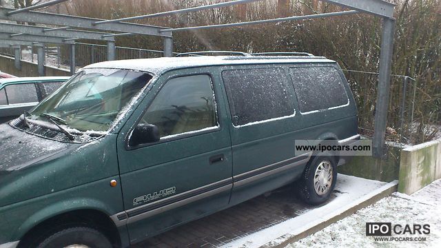 1993 Chrysler  Voyager 3.3 AWD Automatic LE Van / Minibus Used vehicle photo