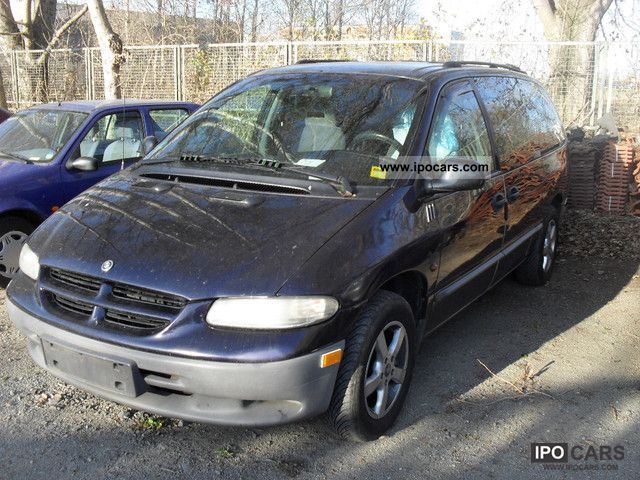 1999 Chrysler Grand Voyager 2.4 SE Car Photo and Specs
