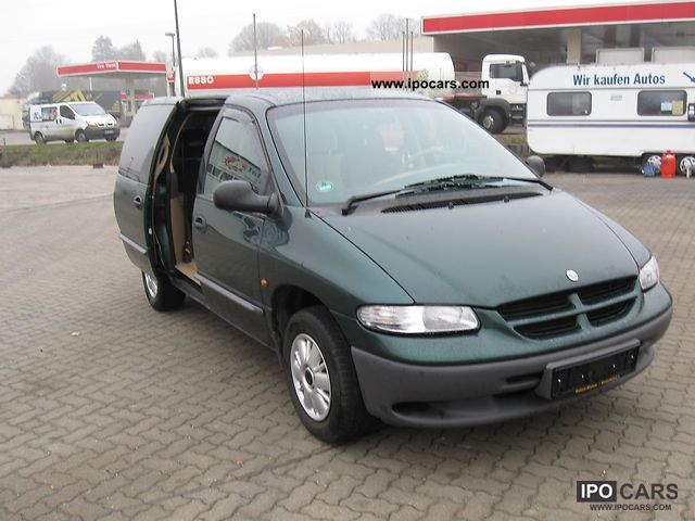 1996 Chrysler Voyager 2.4 Car Photo and Specs