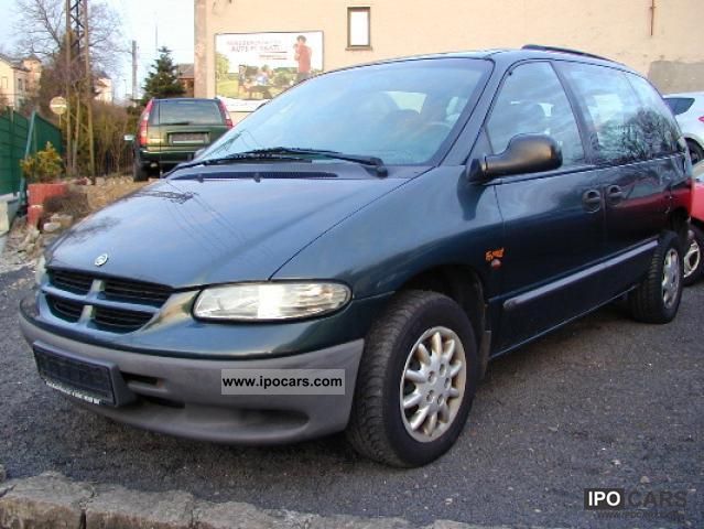 2001 Chrysler Voyager 2.4 Family Car Photo and Specs
