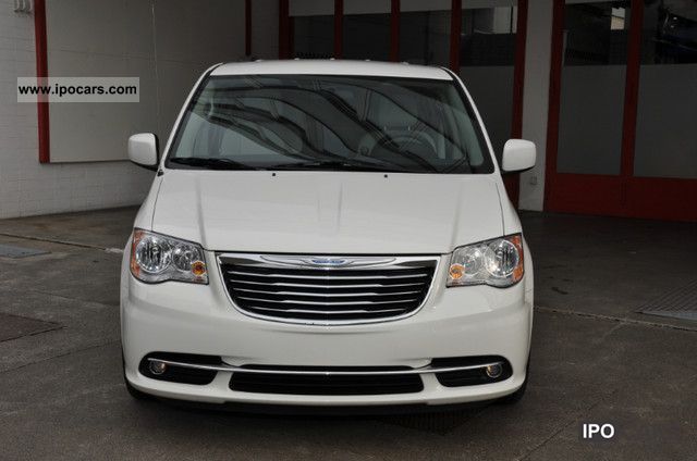 2011 Chrysler town and country flex fuel #4