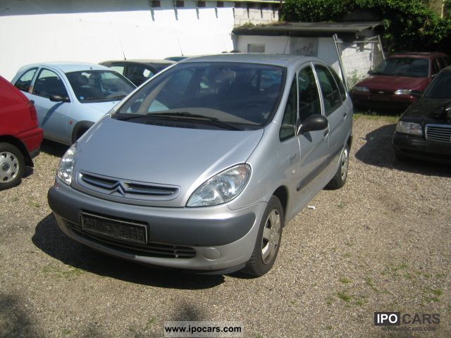 2002 Citroen  Xsara Picasso 1.6i SX 3 € Van / Minibus Used vehicle photo