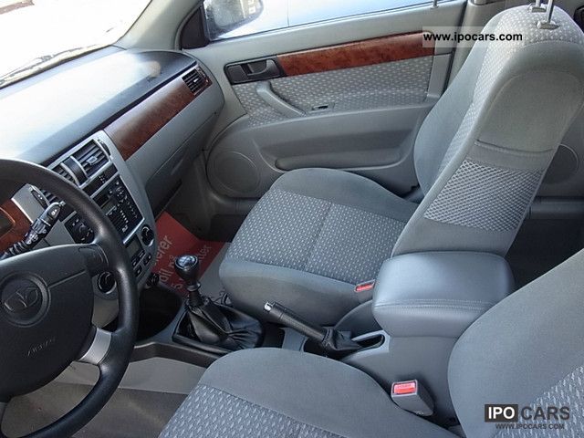 2004 Daewoo Nubira 1.8 CDX - Car Photo and Specs