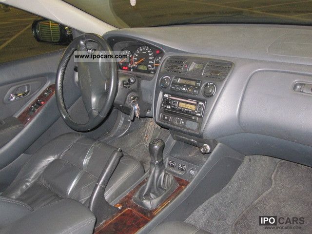 2000 Honda Accord Coupe 2 0i Es Car Photo And Specs