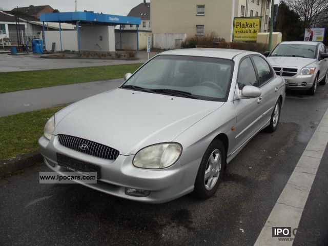 2000 Hyundai  Sonata 2.5i V6 GLS Auto Limousine Used vehicle photo
