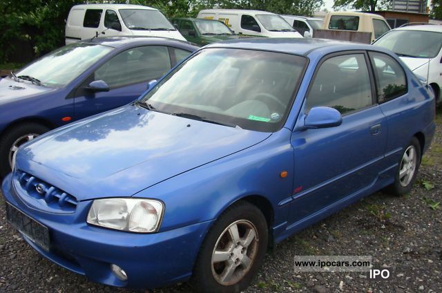 2001 Hyundai  Accent GT Sport 1.5 16V Allenti Limousine Used vehicle photo