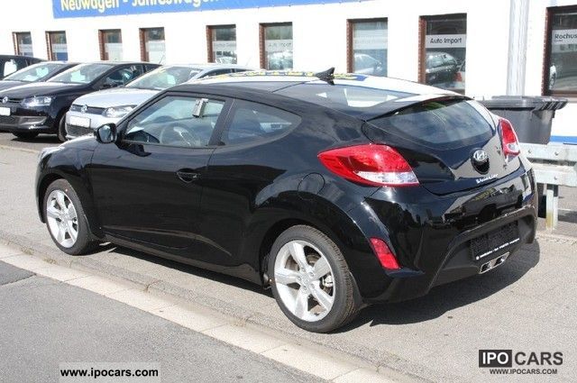 2011 Hyundai  Veloster 6.1 GDi Sports car/Coupe New vehicle photo