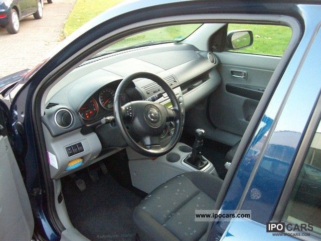 2004 Mazda  2 Comfort Van / Minibus Used vehicle photo