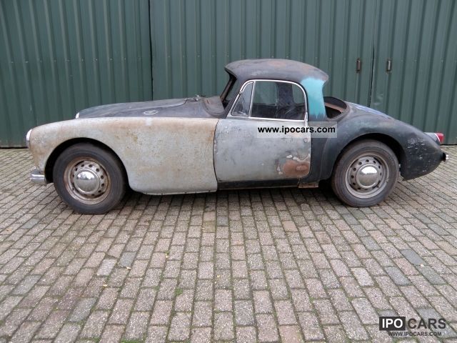 1958 MG  MGA coupe 1958 1500 pour restoration. Sports car/Coupe Classic Vehicle photo