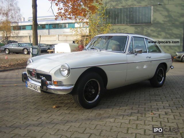 1974 MG  GT V8 Sports car/Coupe Used vehicle photo