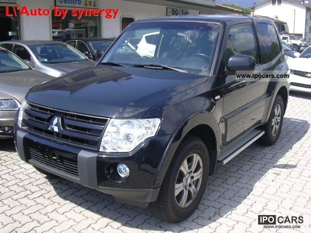 2009 Mitsubishi  Pajero 3.2 DI-D 16V aut 3p. Instyle DPF Estate Car Used vehicle photo