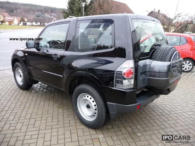 2011 Mitsubishi Pajero 3.2 DI-D 3-door Inform - Car Photo and Specs