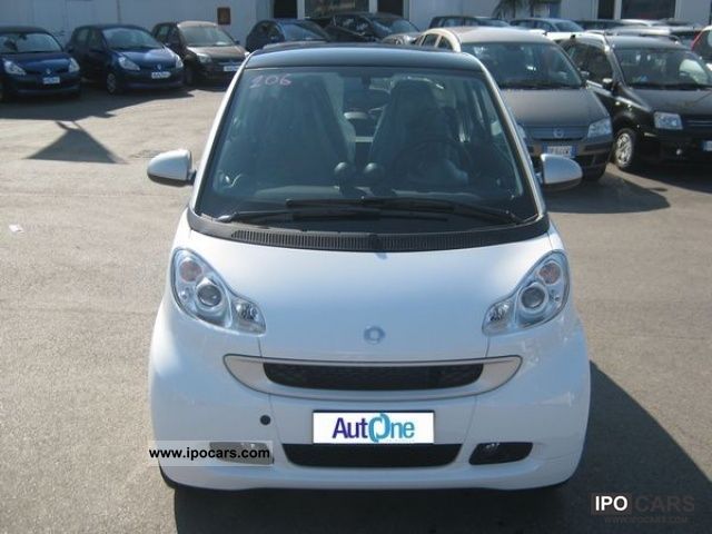 2012 Smart  1000 ForTwo Passion coupe 52 kW MHD Limousine Pre-Registration photo