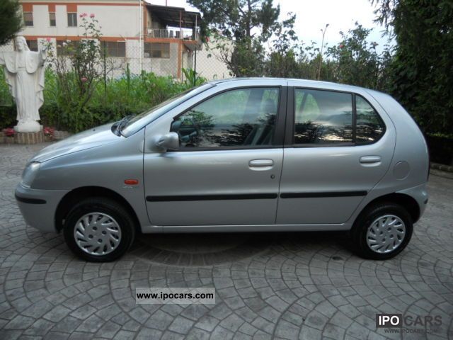 2001 Tata  INDICA DIESEL 4.1 ECO 5 PORTE DE LUXE 25 KM / L Small Car Used vehicle photo
