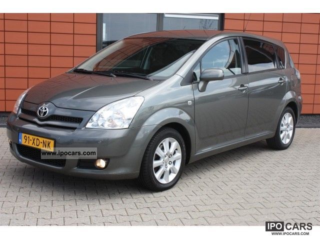 2007 Toyota  Verso 2.2 D-4D 7-136pk Dynamic persoons Van / Minibus Used vehicle photo