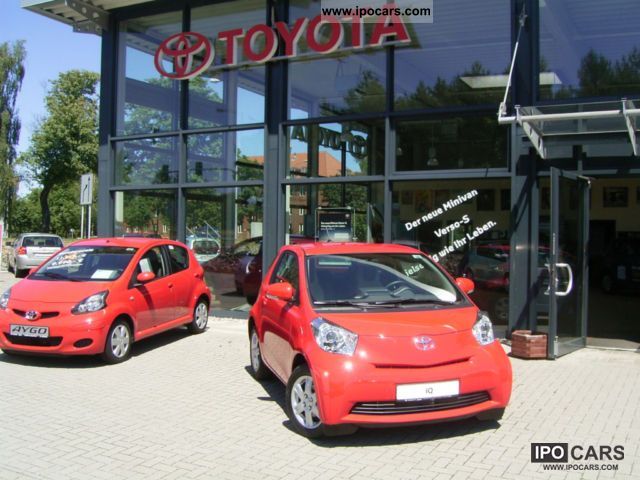 2011 Toyota  IQ - with leather and navigation - Small and Precious Small Car Demonstration Vehicle photo
