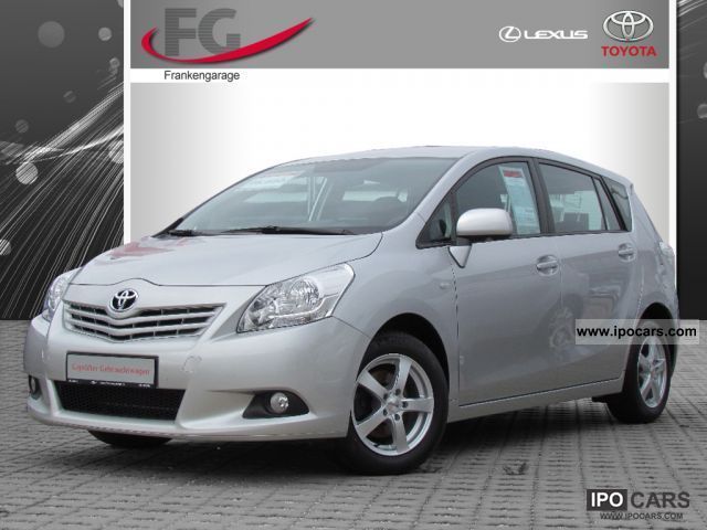 2009 Toyota  Verso 1.8 VVT-i Life 7-seater with winter tires Van / Minibus Used vehicle photo
