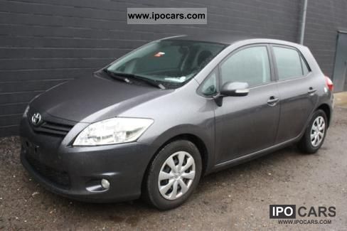 2011 Toyota  AURIS FACELIFT D-4D ECO DYNAMIC Limousine Used vehicle photo