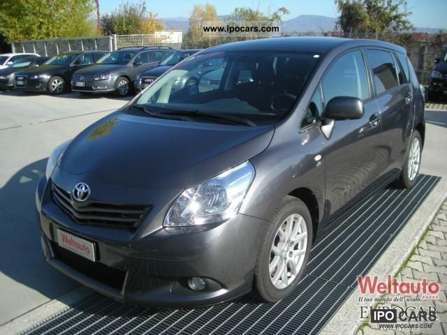 2010 Toyota  Verso 2.2 D-4D Auto Life Estate Car Used vehicle photo