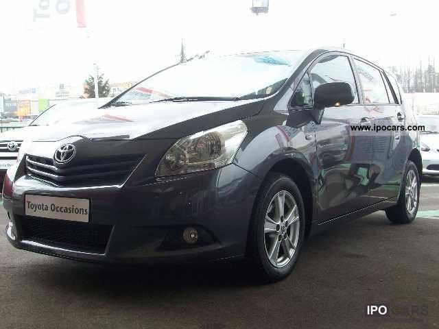 2010 Toyota  Verso D-4D 126 Dynamic 7PL Van / Minibus Used vehicle photo
