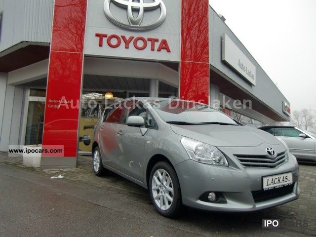 2011 Toyota  Verso 1.8 Travel PDC front and rear camera back Van / Minibus New vehicle photo