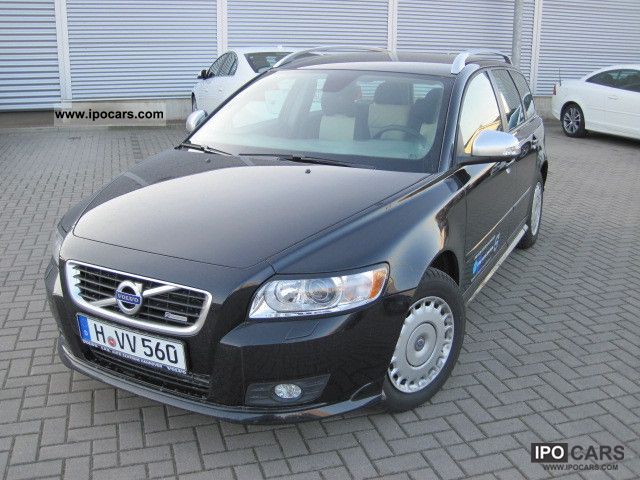 2012 Volvo  V50 Pro Edition DPF D2 RDesign Estate Car Demonstration Vehicle photo