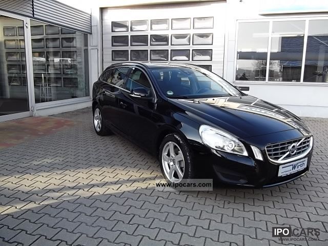 2011 Volvo  V60 2.0 T Mom PDC front / rear 17-inch Alus Limousine Used vehicle photo