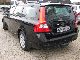 2010 Volvo  V70 2.5T Momentrum with trailer hitch Estate Car Used vehicle photo 4