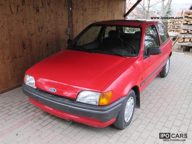 1992 Ford  Fiesta CLX Small Car Used vehicle photo