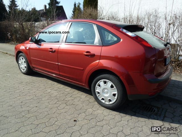 2007 Ford  Focus 1.6 16V Limousine Used vehicle photo
