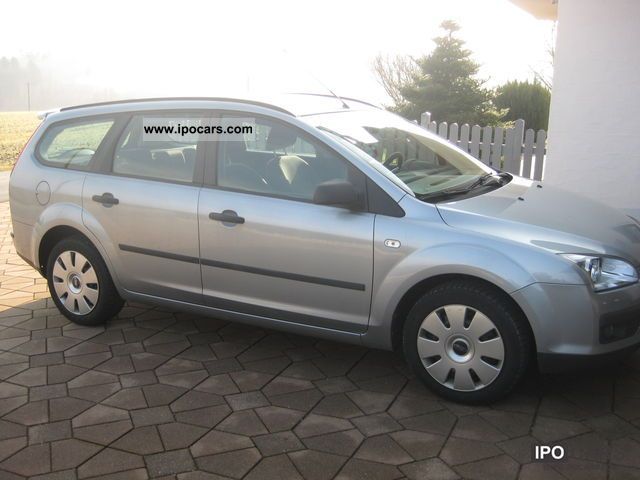 2005 Ford  Focus Turnier 2.0 16V trend Estate Car Used vehicle photo
