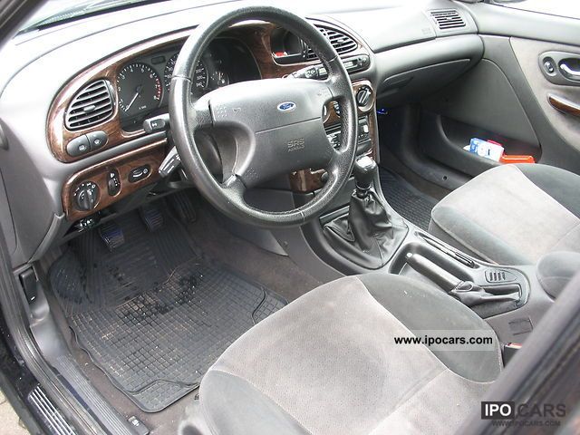 Ford Mondeo Ghia - Car Photo and Specs