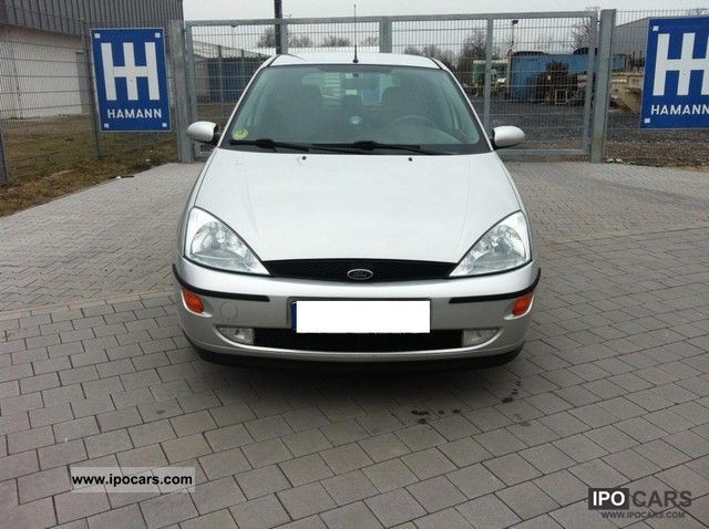 2001 Ford  Focus 1.8 DI TÜV / Au re- Limousine Used vehicle photo