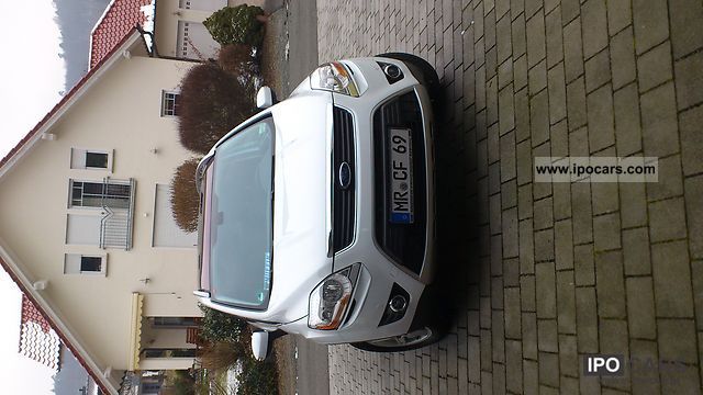 2010 Ford  Kuga 2.0 TDCi 4x4 White Magic Off-road Vehicle/Pickup Truck Used vehicle photo