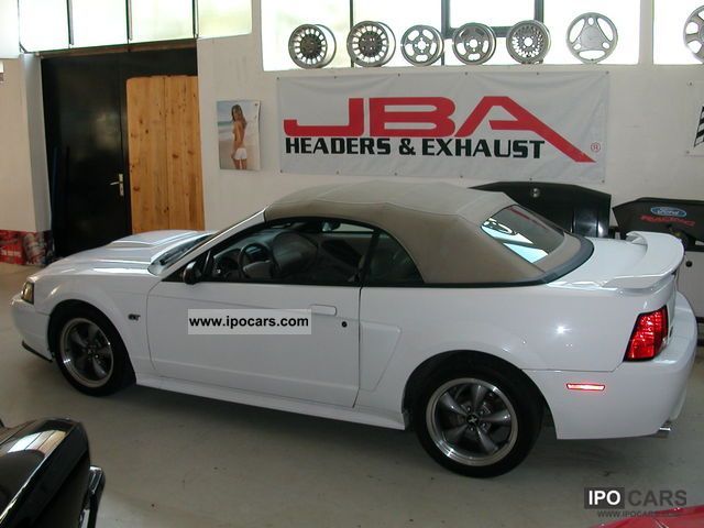2001 Ford mustang gt convertible specs