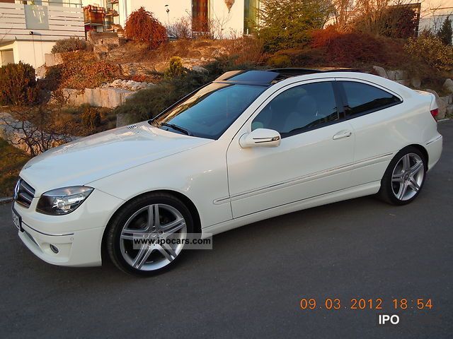 2010 Mercedes-Benz  CLC 250 7G-TRONIC Special Edition Sports car/Coupe Used vehicle photo