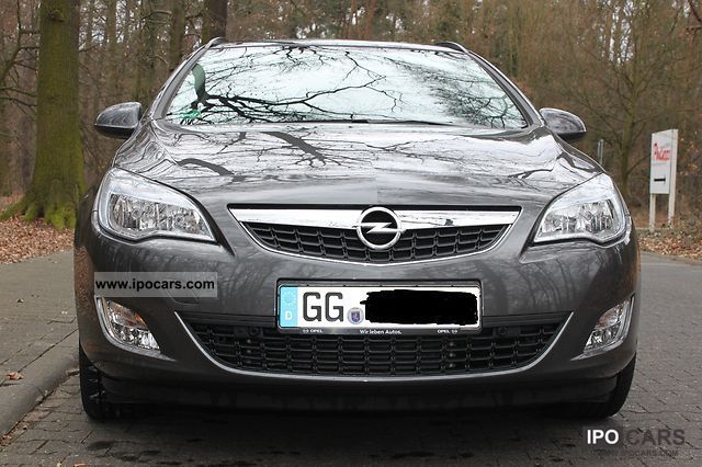 2011 Opel Astra 1 4 Turbo Sports Tourer Design Edition Car Photo
