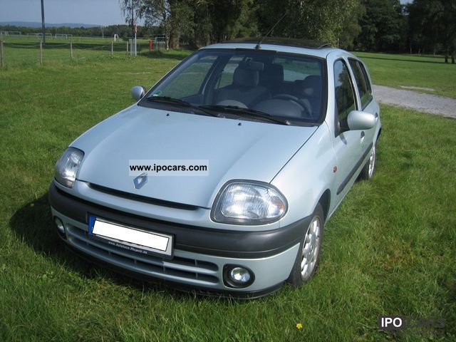 1998 Renault  Clio 1.4 RXE Small Car Used vehicle photo
