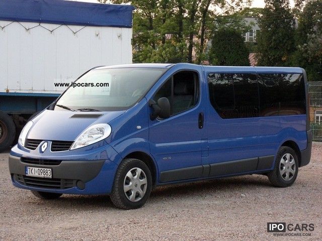 Renault Trafic 9 Passenger Van