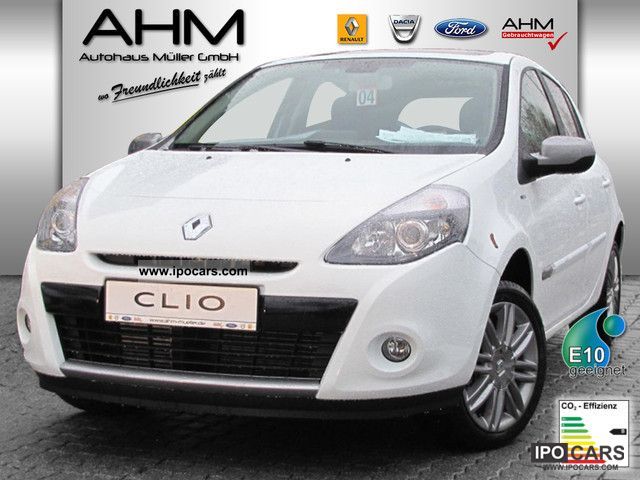 2012 Renault  Clio dCi 105 eco NAVIGATION Night & Day Small Car Demonstration Vehicle photo