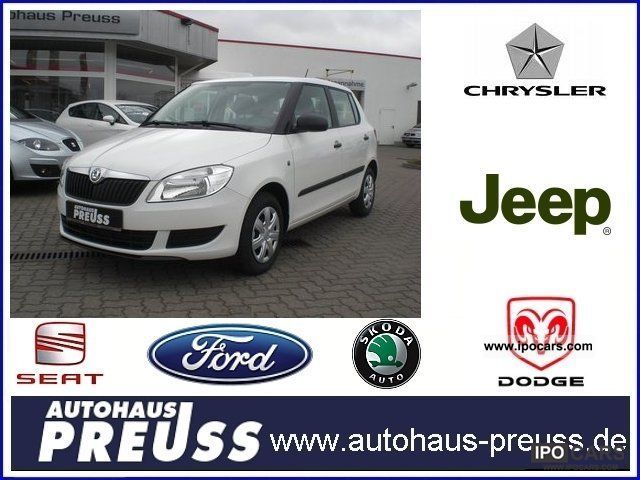 2011 Skoda  Fabia 1.2 Cool Edition / CD/MP3 radio / climate Limousine New vehicle photo